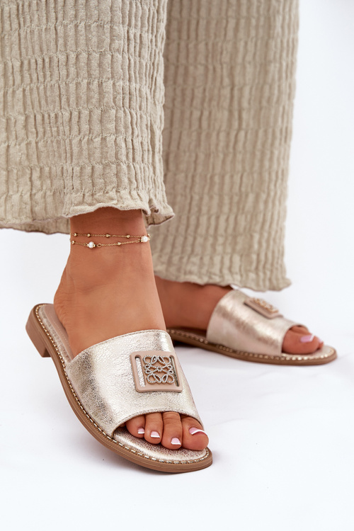 Damskie Klapki Na Płaskim Obcasie Z Ozdobą S.Barski KV51-089 Złote