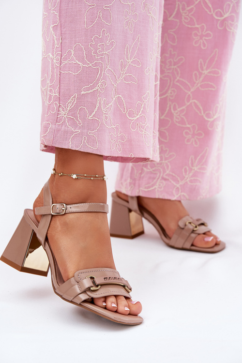 Skórzane Lakierowane Sandały Damskie Na Słupku Beżowe Mevonelle