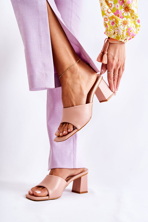 Skórzane Klasyczne Klapki Na Obcasie Nude Talena