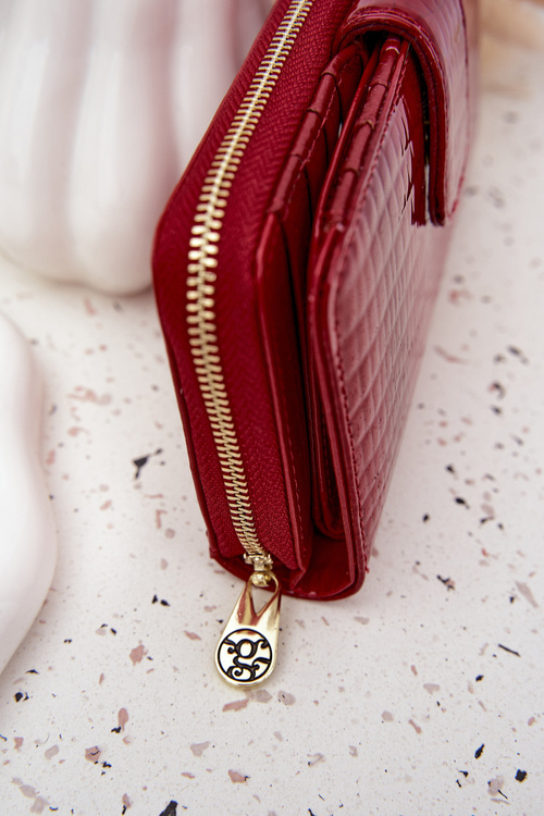 Lakierowany Portfel Damski Z Tłoczeniem I Złotym Detalem Czerwony Evlinne