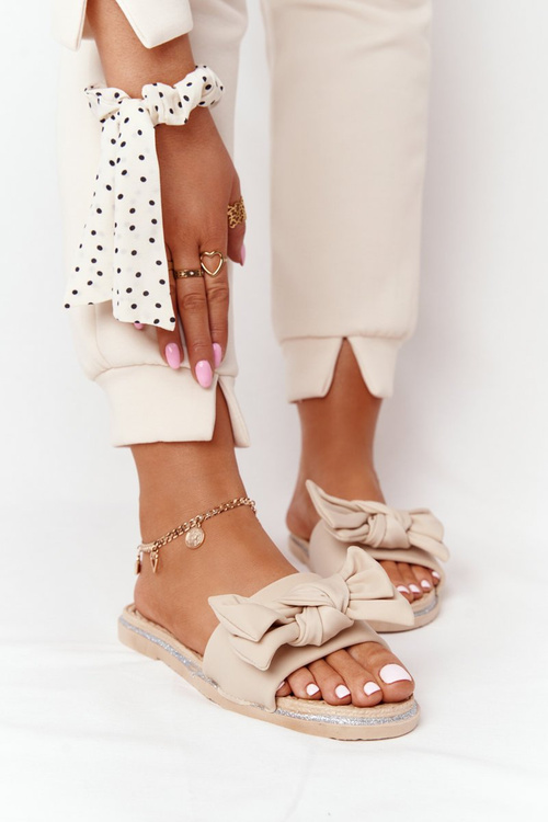 Gumowe Klapki Z Kokardą Beżowe Andrea