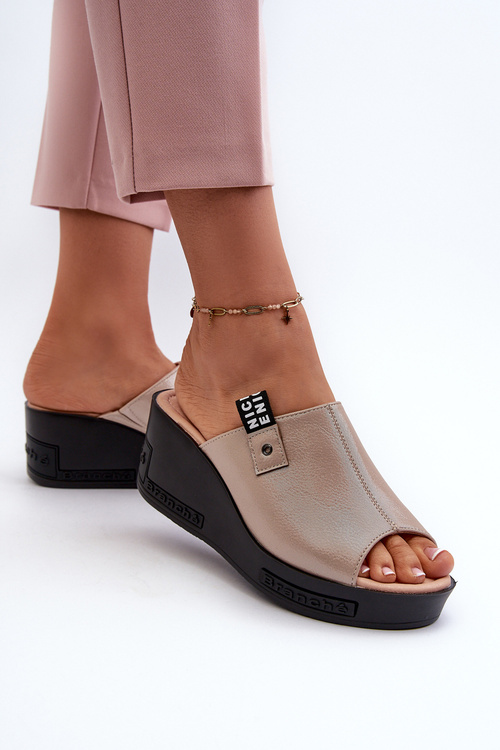 Klapki Damskie Na Koturnie Złote Vleni