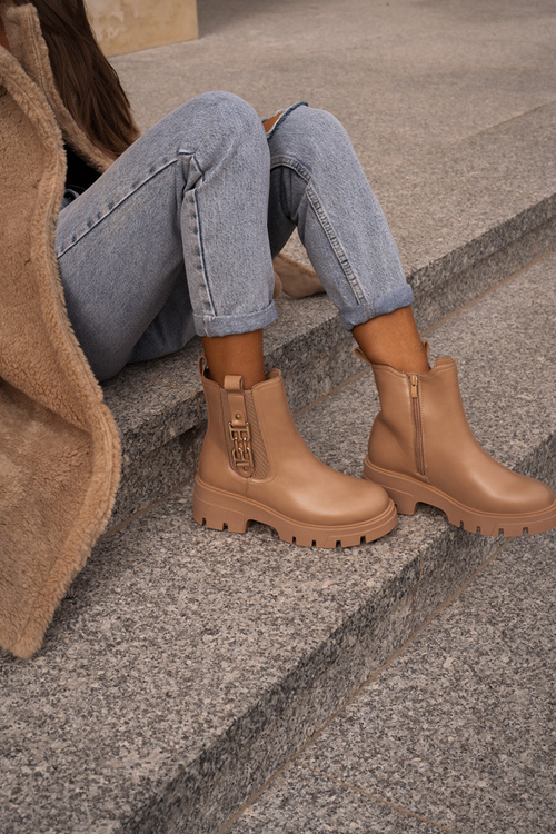 Ocieplane Botki Damskie Eko Skórzane Ze Złotą Ozdobą Beżowe Erivianes