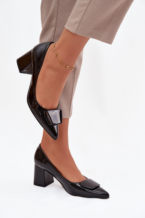 Lakierowane Czółenka Na Słupku Z Ozdobą Czarne Isoline