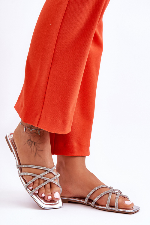 Damskie Klapki Z Paseczkami I Dżetami Srebrne Leomi