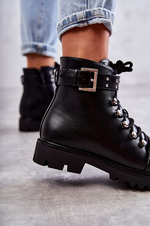 Skórzane Botki Z Ozdobnym Paskiem Czarne Sabine