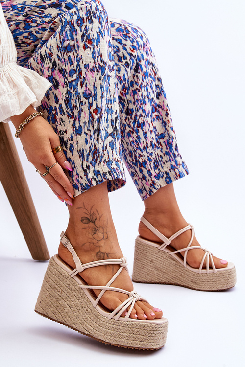 Modne Sandały Na Koturnie Z Plecionką Beżowe Nessia