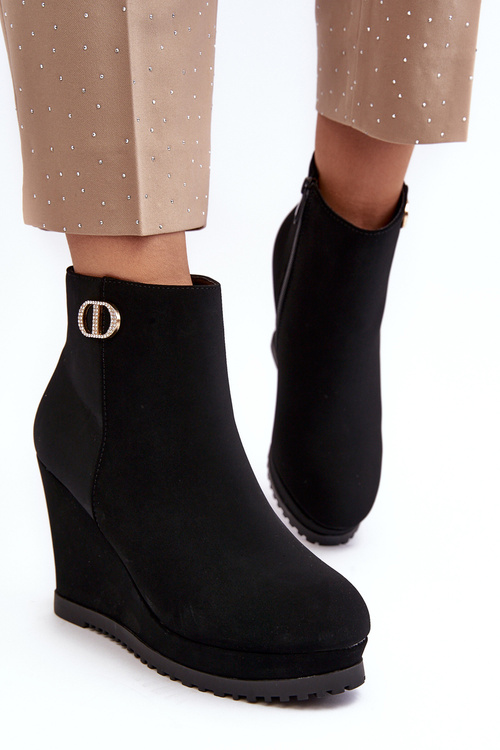 Damskie Botki Na Koturnie Z Małą Ozdobą Czarne Bertolina