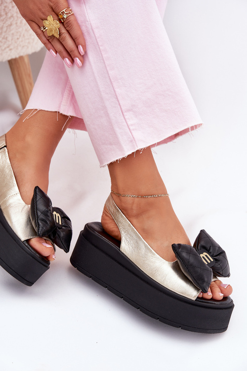 Skórzane Sandały Damskie Na Platformie Z Kokardą CheBello 4641 Złoto-Czarne