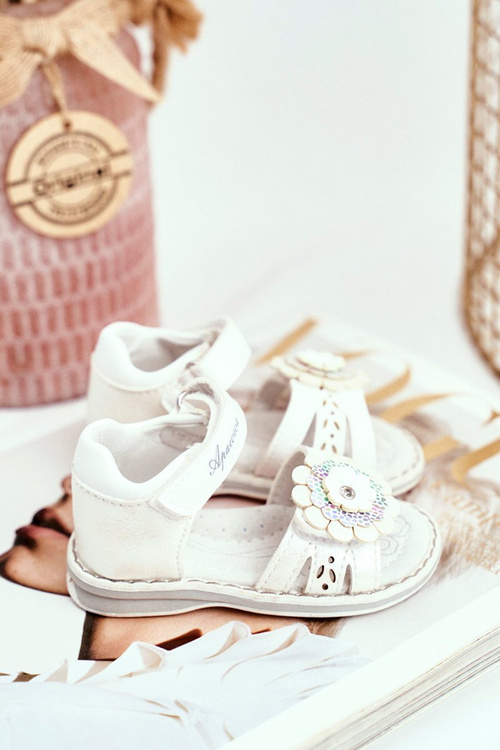 Sandały Dziecięce na Rzepy Kwiatuszek Białe Mino