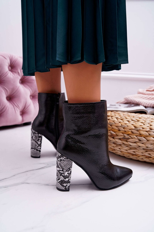 Botki Damskie Na Słupku Wężowy Motyw Czarne Vernel