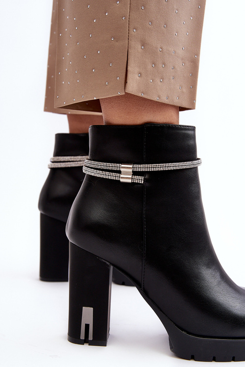 Damskie Botki Na Słupku Z Ozdobą Czarne Carolla