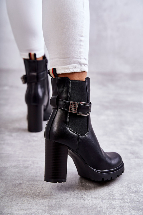 Skórzane Botki Na Słupku Z Ozdobnym Paskiem Czarne Maresol