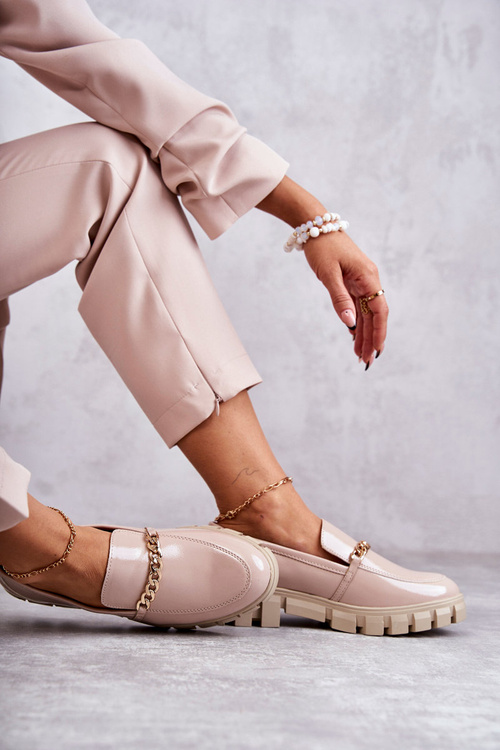 Lakierowane Półbuty Z Łańcuszkiem Beżowe Anne