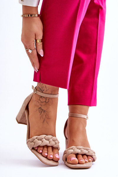 Zamszowe Sandały Na Obcasie Z Ozdobnym Warkocze Beżowe Azela