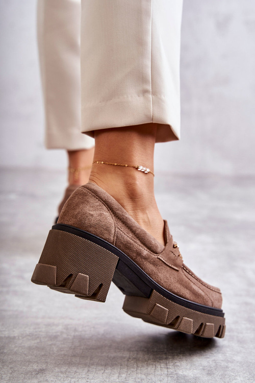 Zamszowe Półbuty Na Obcasie Ze Złotą Ozdobą Brązowe Lemar Lurdes