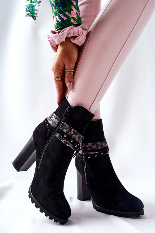 Zamszowe Botki Na Wysokim Słupku Czarne Besis