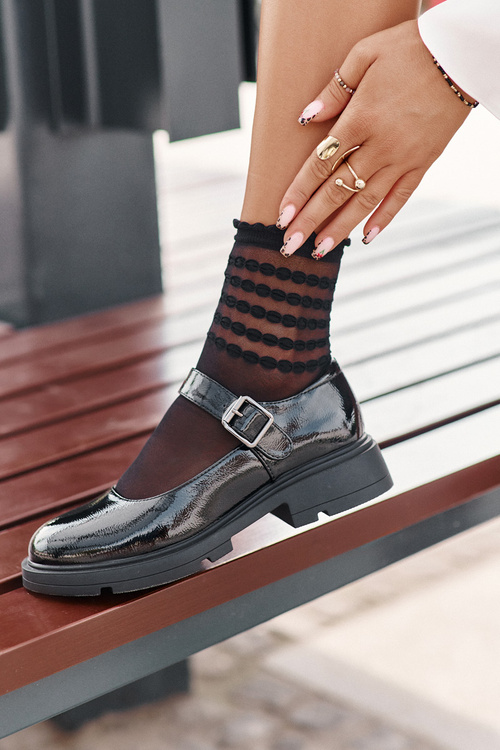 Lakierowane Półbuty Damskie Z Paskiem Czarne Vinceza 62179