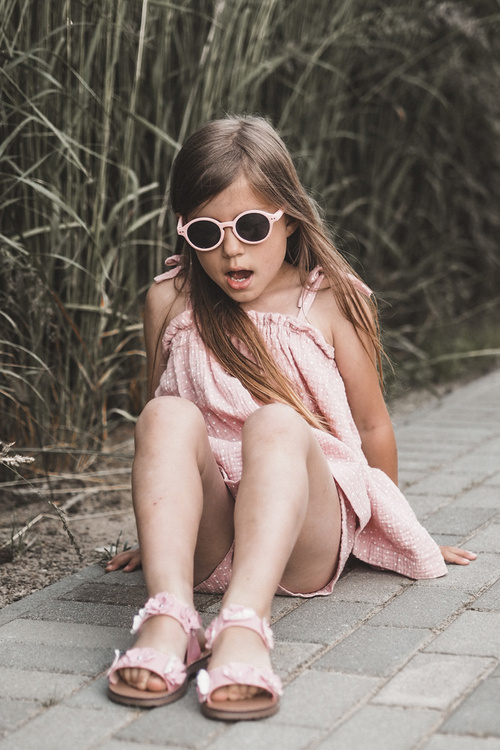 Lakierowane Sandałki Dziecięce Ozdobione Kwiatkami Różowe Tinette