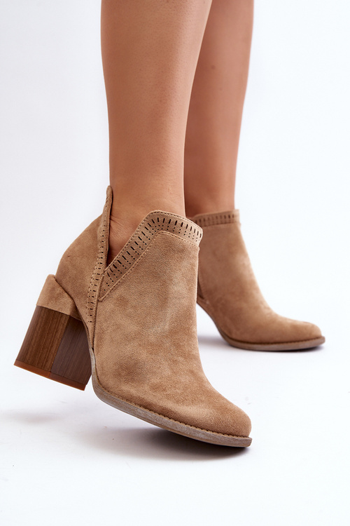 Botki Na Masywnym Słupku Z Wycięciem Beżowe Jolnima