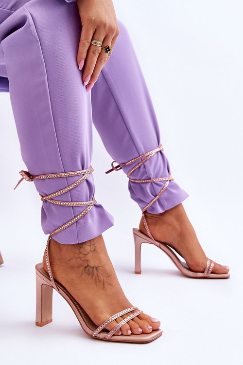 Eleganckie Wiązane Sandały Z Dżetami Nude Nessy