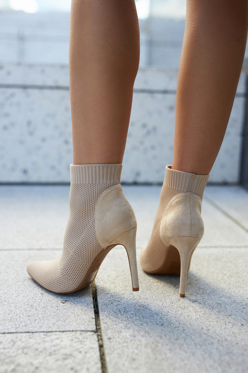 Damskie Botki Ze Skarpetą Na Szpilce Beżowe Last Night