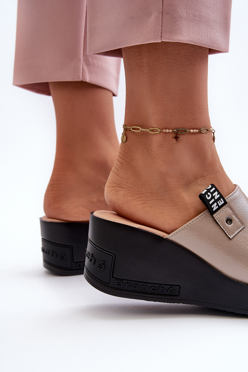 Klapki Damskie Na Koturnie Złote Vleni