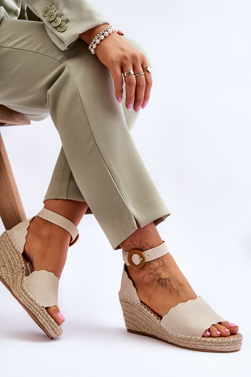 Skórzane Sandały Na Koturnie Comfort Shoe Beżowe Verola