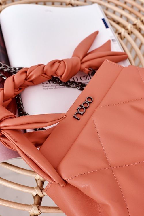 Mała Pikowana Torebka Na Łańcuszku NOBO NBAG-K1330 Brzoskwiniowa