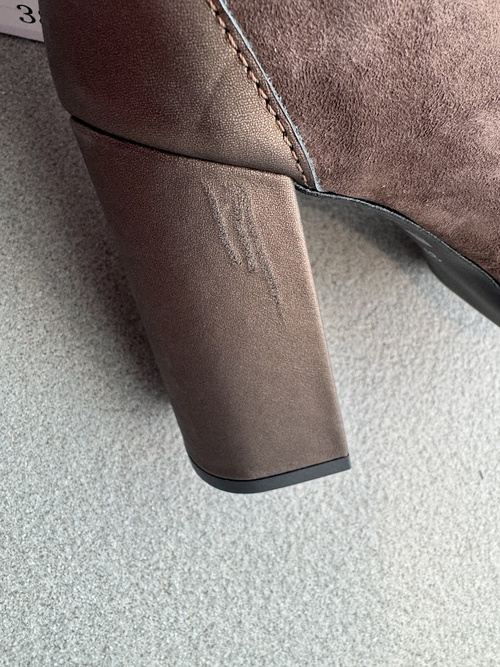 Zamszowe Czółenka Na Słupku Laura Messi 2702 Brązowe