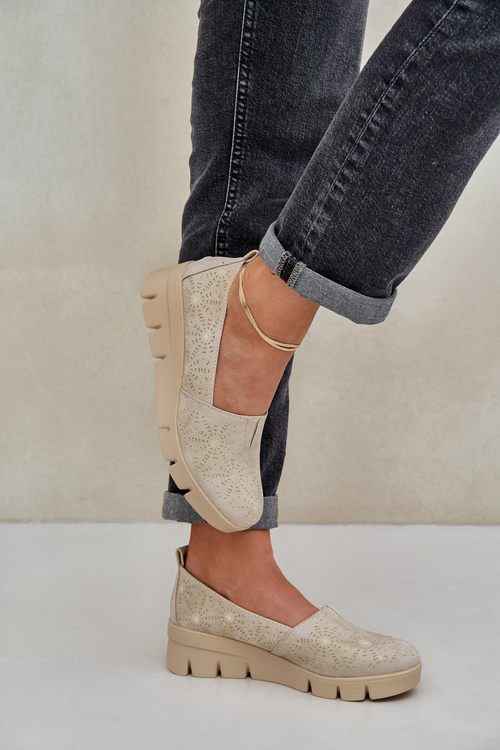 Półbuty Damskie Z Ażurowym Wzorem Na Koturnie Złote Lisvia