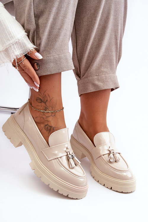 Lakierowane Półbuty Loafersy Z Frędzlami Jasnobeżowe Velenase