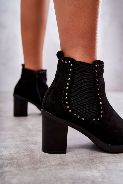 Zamszowe Botki Z Ćwiekami Na Słupku Czarne Cambia