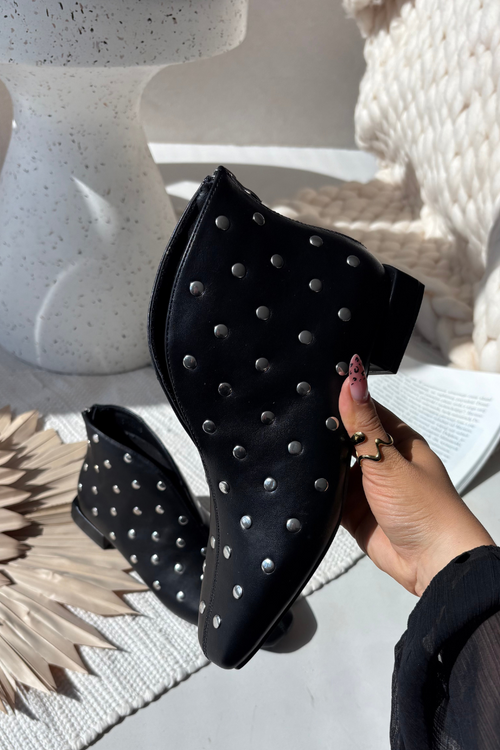 Botki Damskie Na Delikatnym Obcasie Ze Srebrnym Zdobieniem Czarne Rosalind