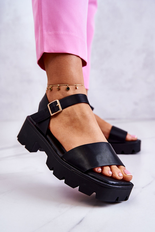 Skórzane Sandały Na Obcasie Czarne Sovie