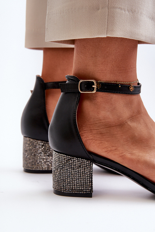 Sandały Damskie Z Eko Skóry Na Zdobionym Obcasie Czarne Wiatalia