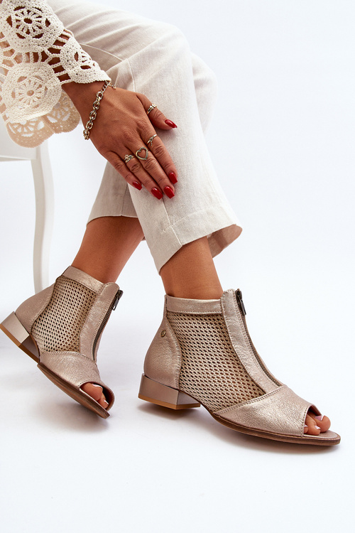 Skórzane Botki Damskie Na Płaskim Obcasie Z Odkrytymi Palcami Maciejka 06413-25 Złote