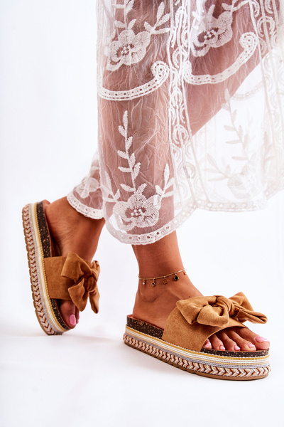 Damskie Klapki Na Masywnej Platformie Z Kokardą Camel Macardi