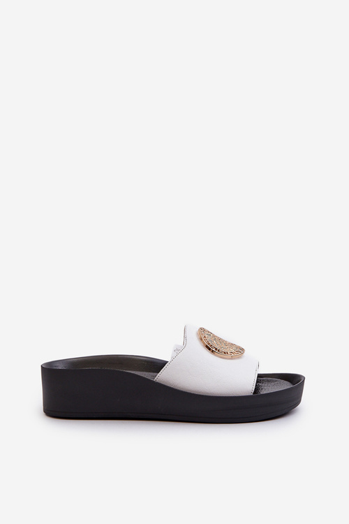 Zazoo 2920 Skórzane Klapki Damskie Na Koturnie Ze Złotym Detalem Białe