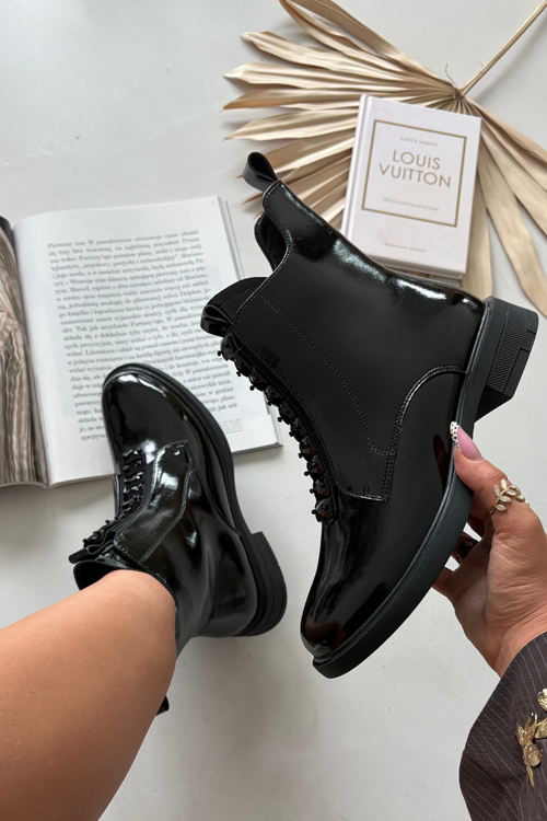 Lakierowane Botki Damskie Z Naturalnej Skóry D&A MR52-108 Czarne