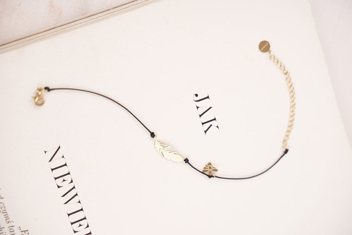 Damska Bransoletka Czarny Sznurek Celebrytka Złota Pióro Cleopatra