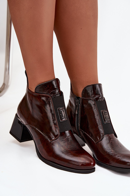 Skórzane Lakierowane Botki Na Klocku Z Ozdobnym Detalem Ocieplane Zazoo 60560 Ciemnobrązowe