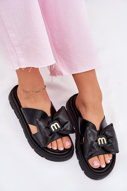 Skórzane Klapki Damskie Na Platformie Z Kokardą CheBello 4647 Czarne