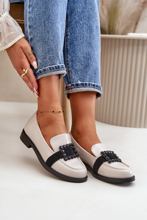 Lakierowane Mokasyny Damskie Z Ozdobą Jasnoszare Vinceza 58389