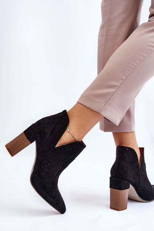Modne Zamszowe Ażurowe Botki Na Obcasie Czarne Genevi