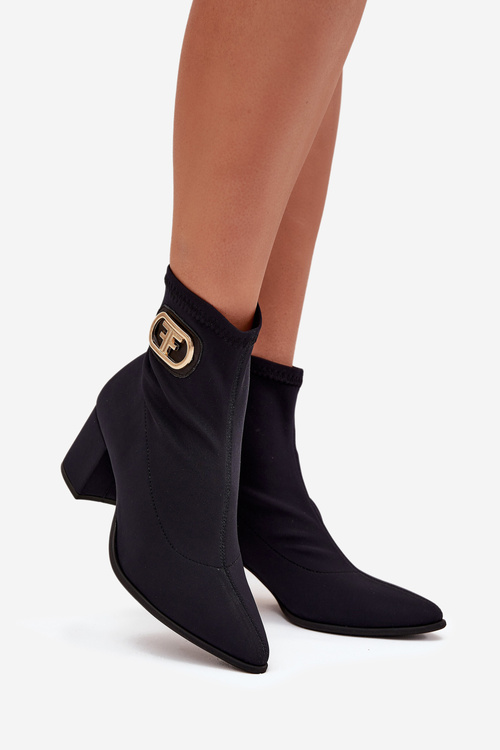 Botki Damskie Na Słupku Ze Złotym Detalem Zazoo 3128 Czarne