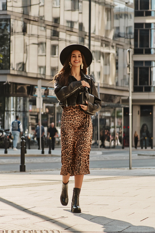 Skórzane Lakierowane Botki Damskie Na Masywnym Słupku Ocieplane D&A CR42-189 Czarne