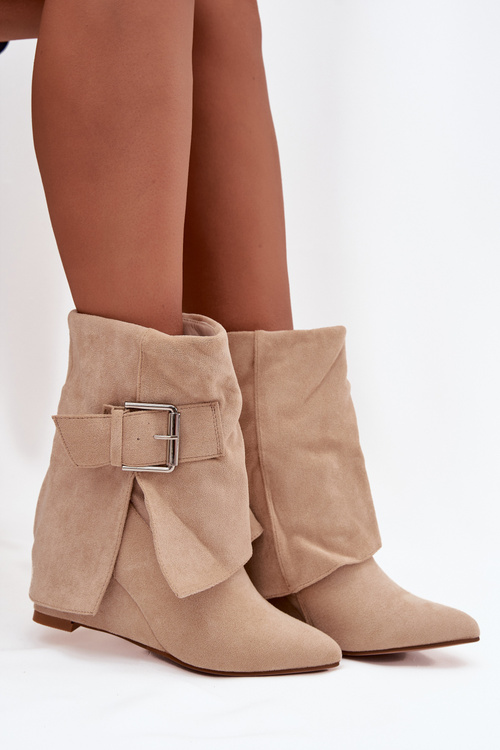 Botki Na Koturnie Z Wywiniętą Cholewką I Klamrą Eko Zamszowe Beżowe Vortinia