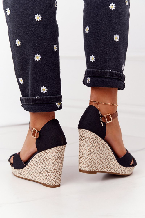 Sandały Na Koturnie Z Plecionką Czarne Lobos