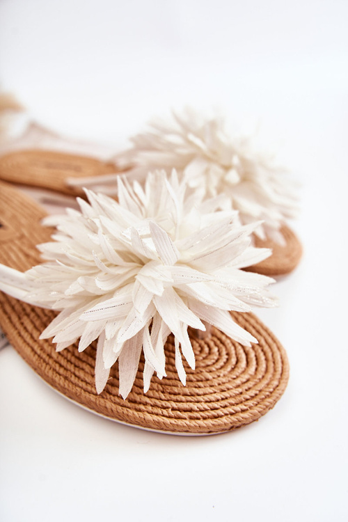 Damskie Klapki Japonki Z Materiałową Ozdobą Białe Eviana